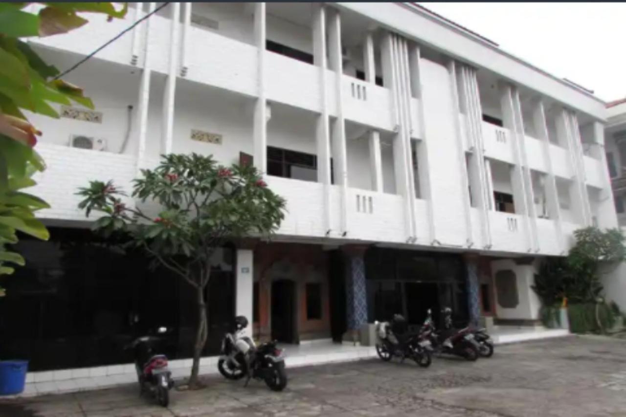 Oyo 90822 Hotel Taman Wisata Denpasar  Luaran gambar